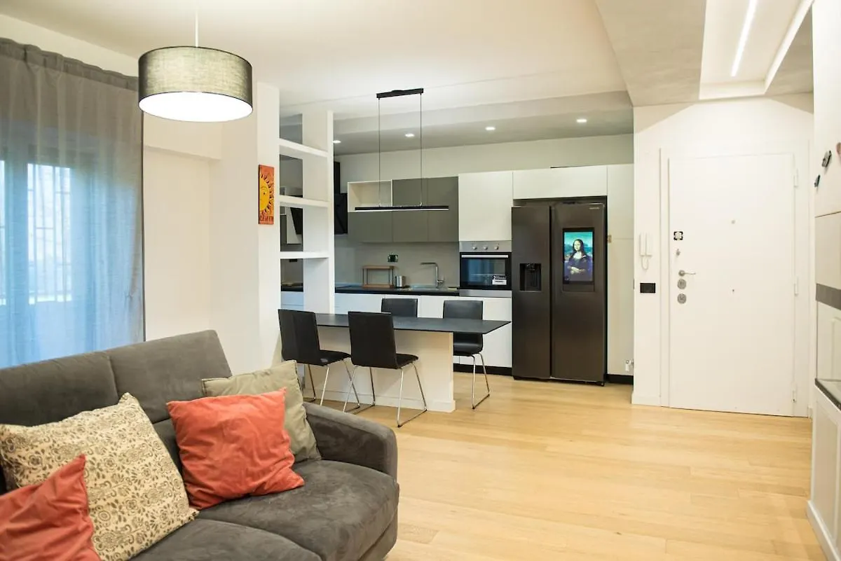 2 Double Rooms Private Parking Fast Wifi Rome Apartment