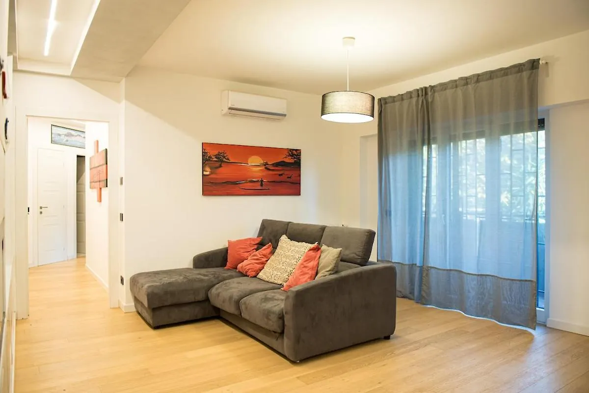 2 Double Rooms Private Parking Fast Wifi Rome